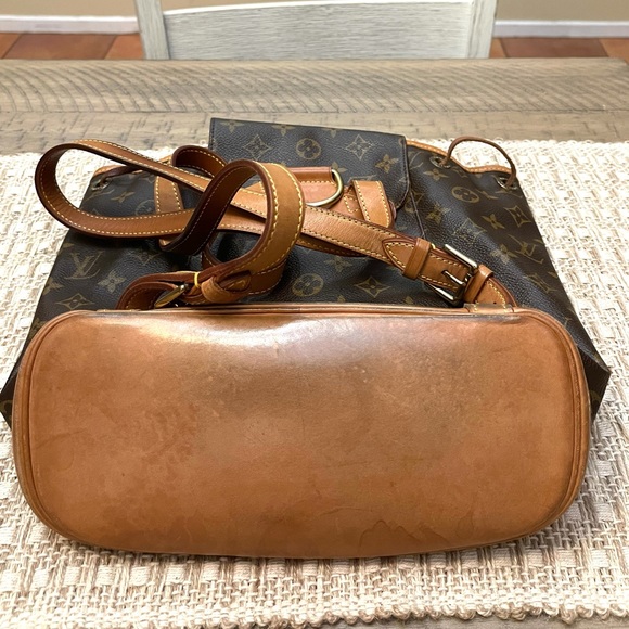 Backpack - Picture 10 of 12